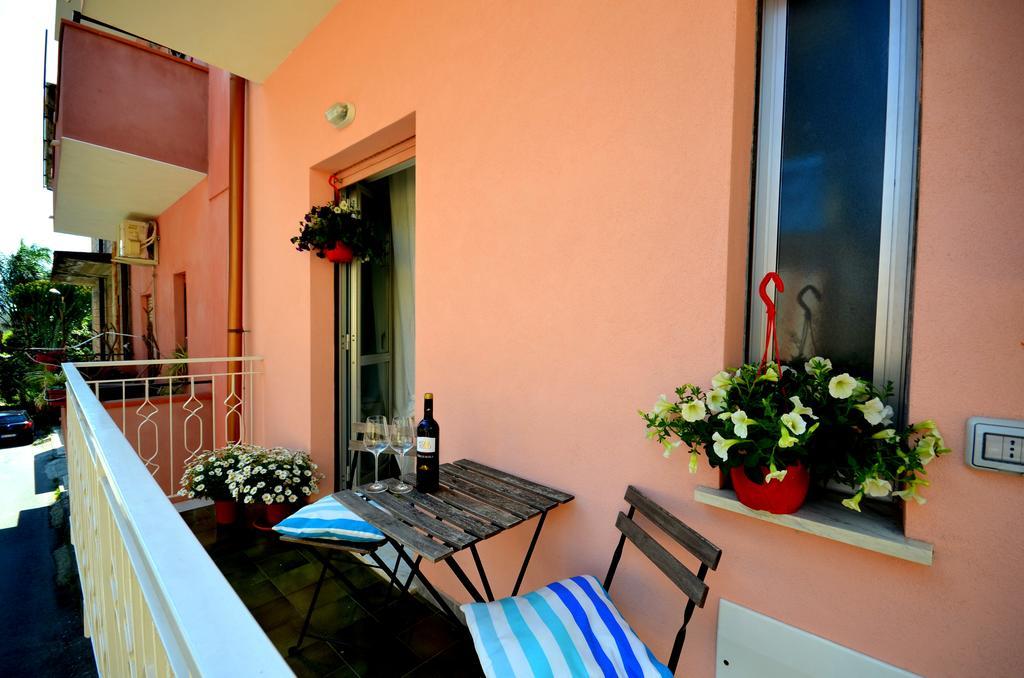 Naxos Sea Holiday Apartments Giardini Naxos Exterior photo